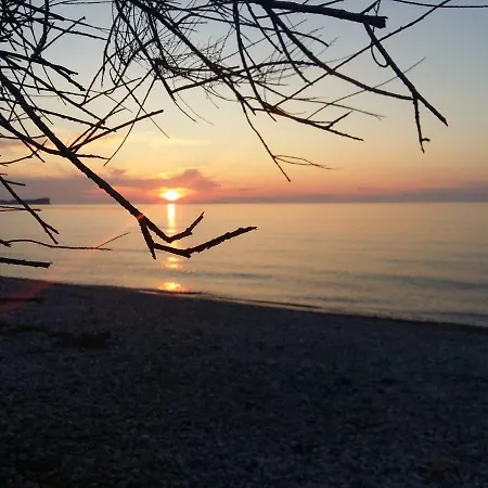 Katia's Attic Αχαράβη